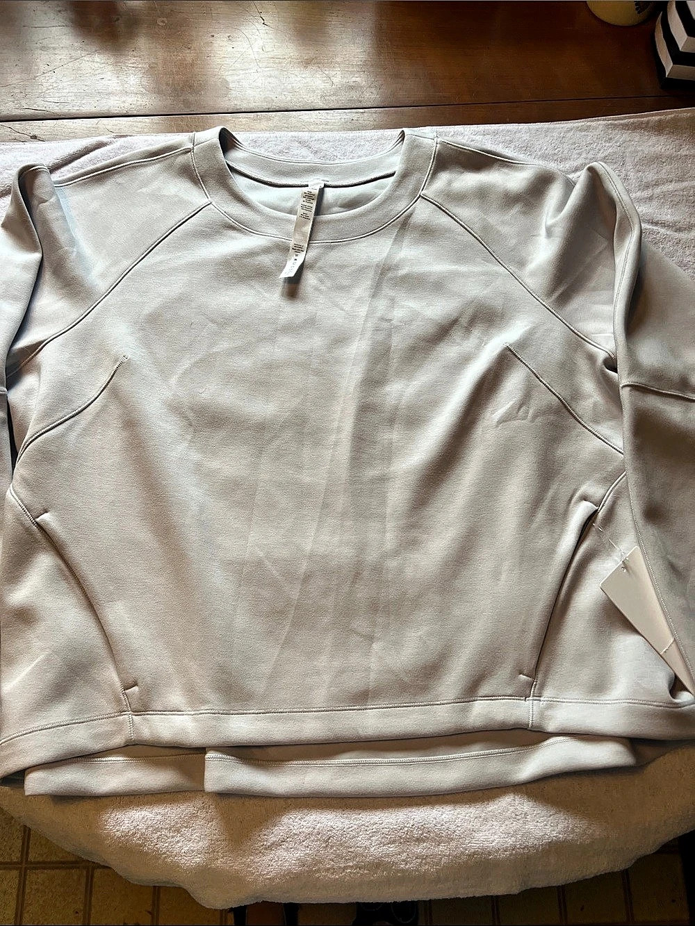 Lululemon AirWrap Crew Gray Size 16 NWT